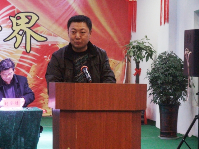 安全生产会上，公司项目部副经理朱波作大会交流发言