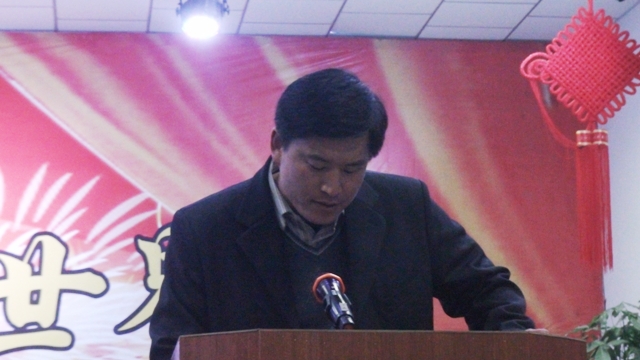 安全生产会上，化和车间主任王海峰作表态发言