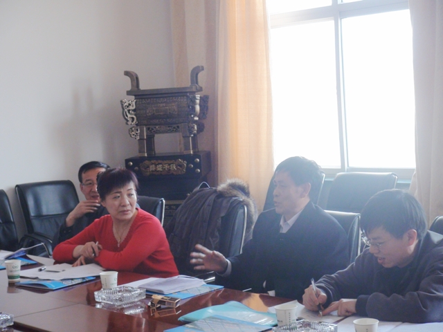 自治区工会领导在座谈会上讲话